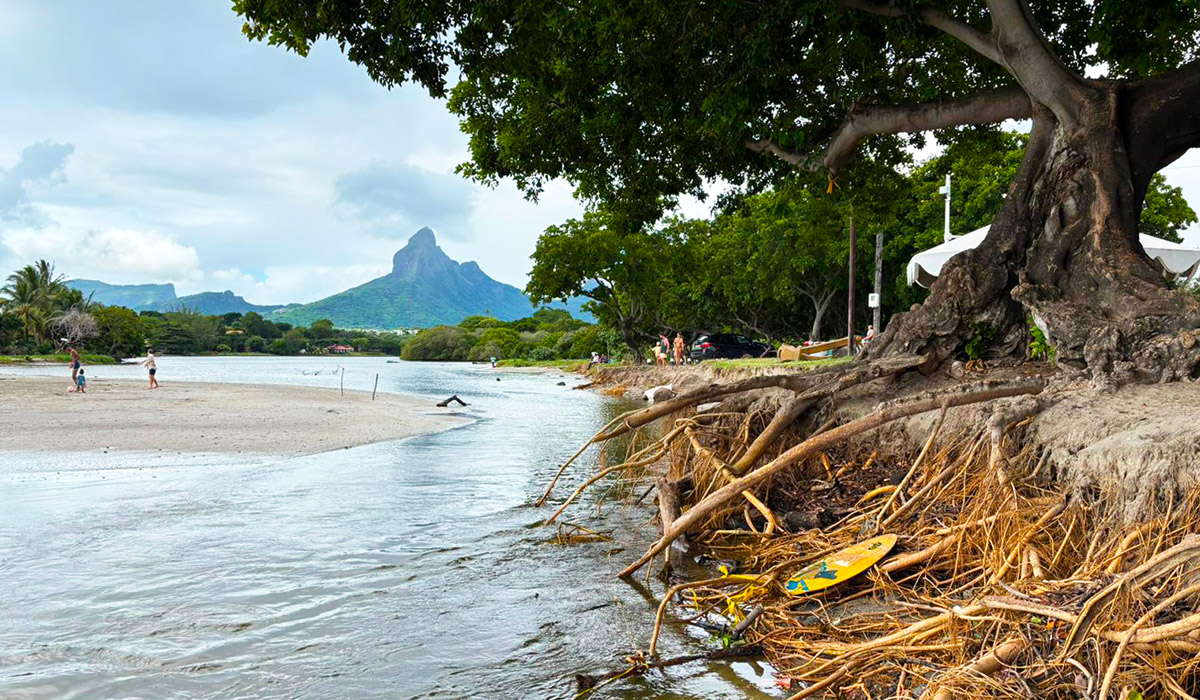 Tamarin : Des mesures d'urgence face à l'érosion qui ronge la plage publique